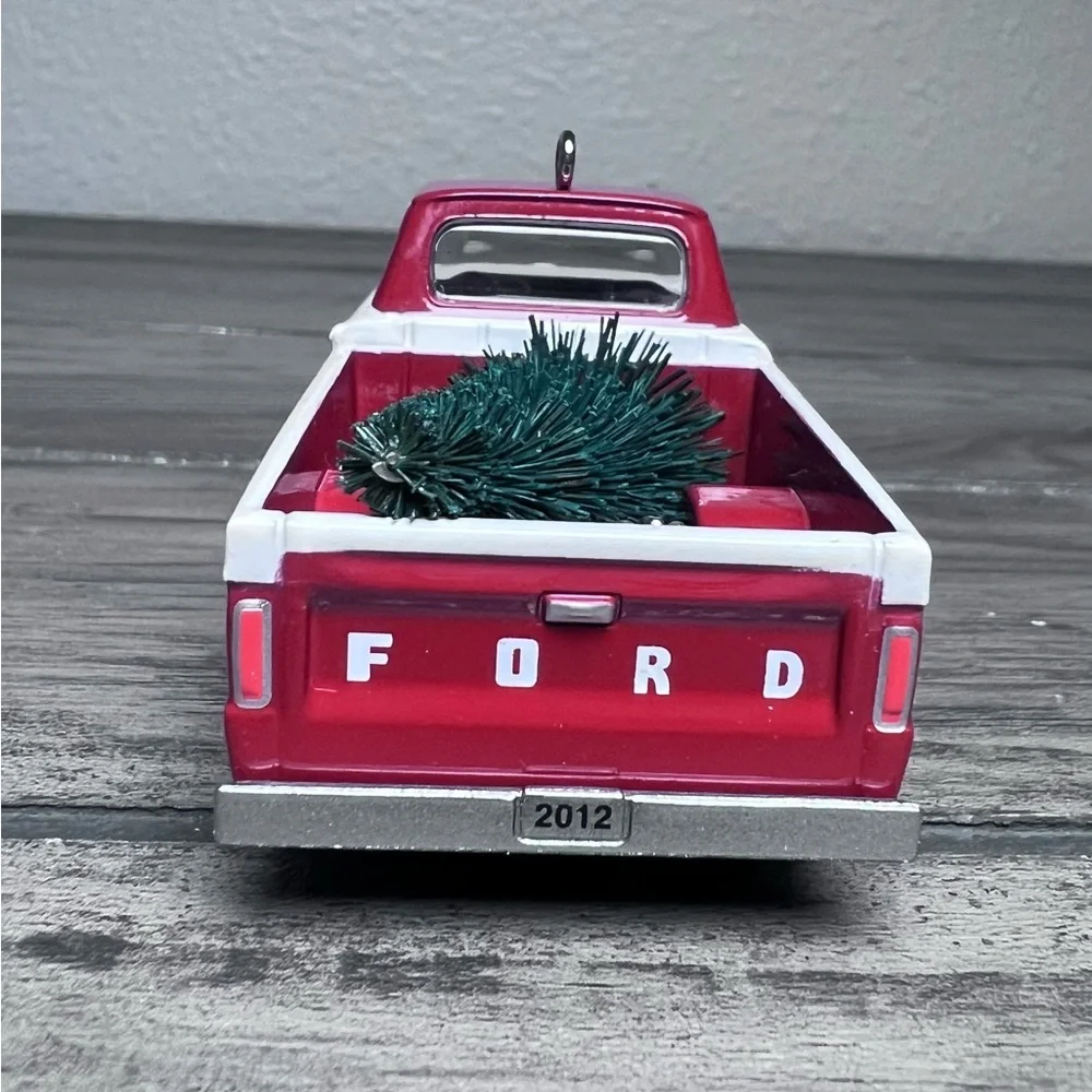 Hallmark 2012 NIB 1966‎ Ford All-American Trucks #18 series Christmas Ornament
